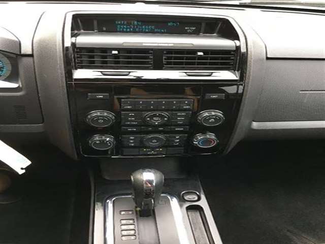 2010 Ford Escape AWD XLT 4dr SUV